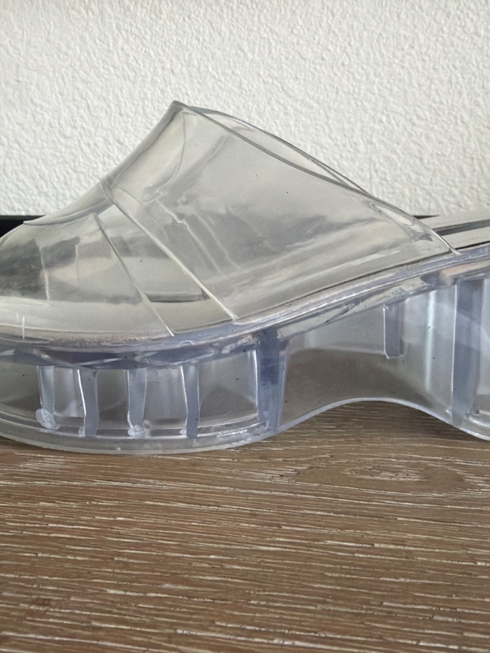 Jeffrey Campbell clear slides size 9 - Picture 3 of 9